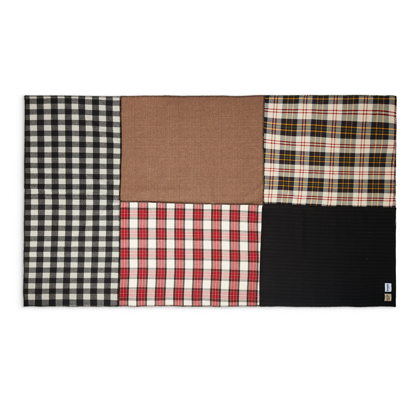 RETOUCHE FAMILY BLANKET - Image 2